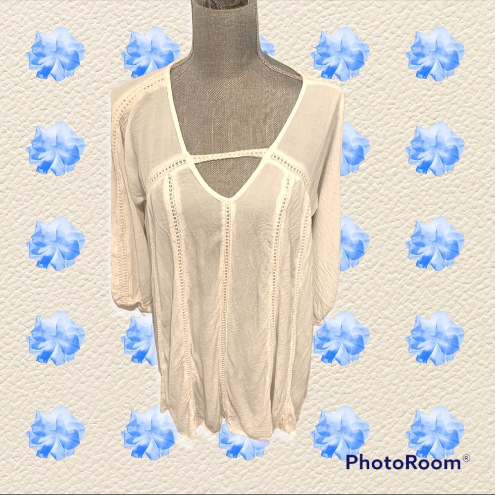 Super cute white floaty dress! See measurements..